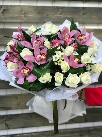 Букет цветов из: Розы и Хризантемы в Острогорке
